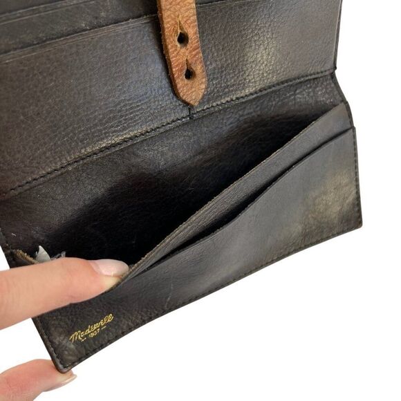 Madewell The Post Leather Bi-Fold Wallet With Snap Closure & Card Slots - Picture 10 of 12